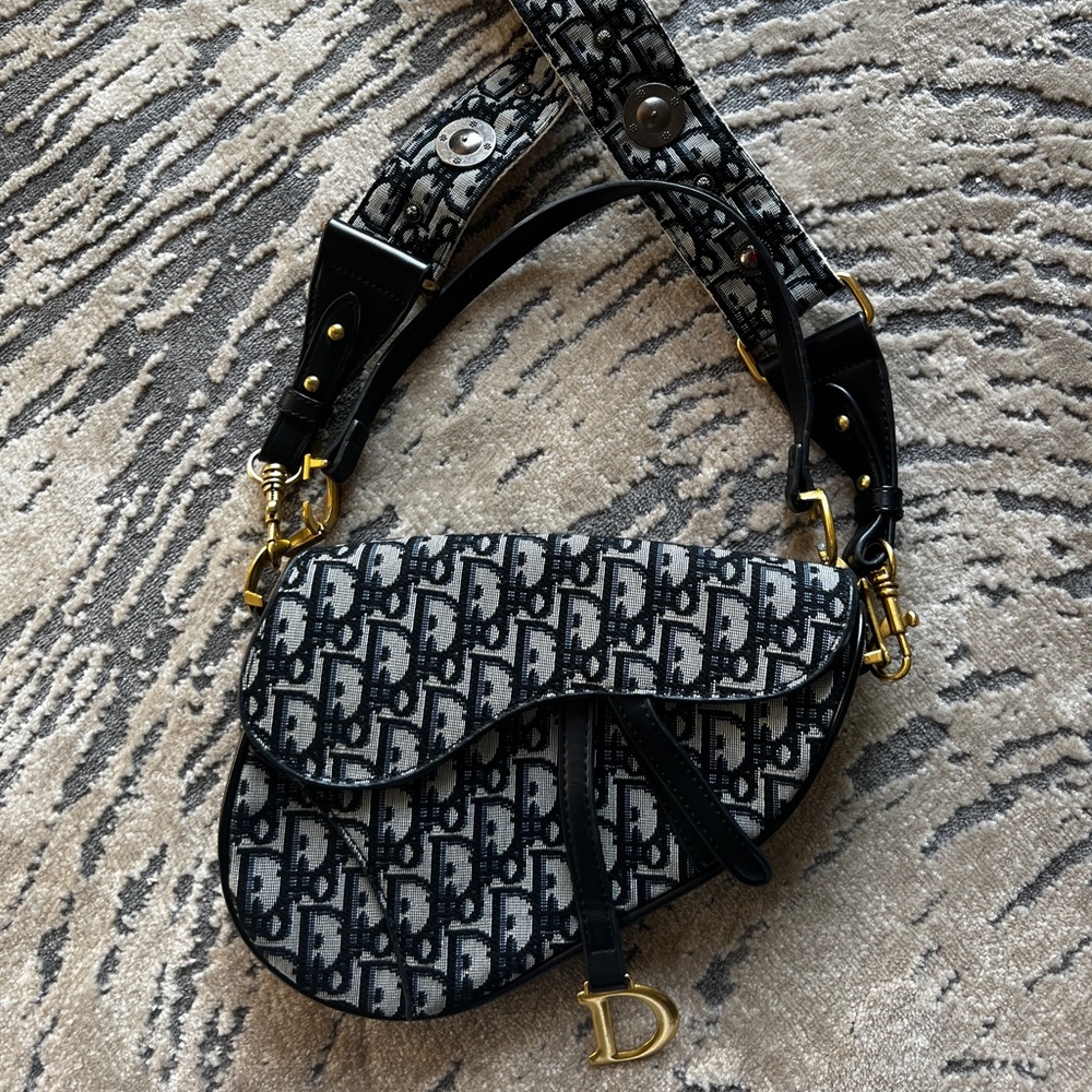 Saddle bag purse